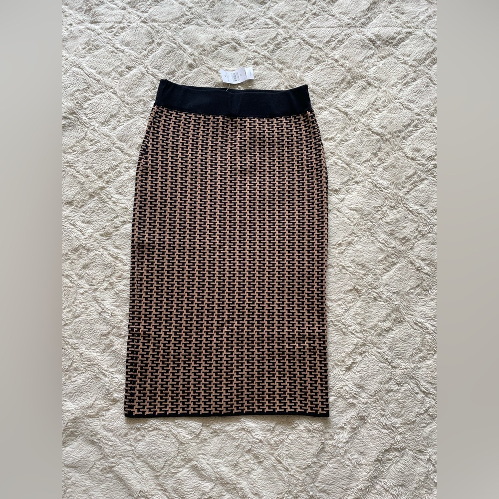 Ann Taylor Skirt, Size XS . NWT